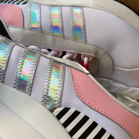 NEW SEASON BRAND NEW Adidas Andridge Shoes - Picture 3 of 9